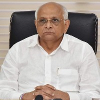 Gujarat CM Bhupendra Patel officially launches the Gujarati language on Koo App