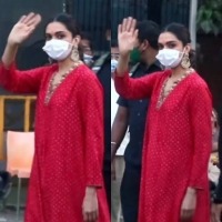 Deepika visits Siddhivinayak Temple to seek blessings for '83'