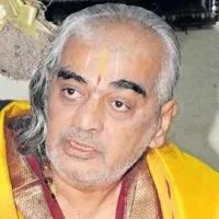 Ramana Dikshitulu fires on TTD officer