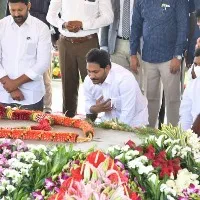 Jagan Sharmia and Vijayamma pray seperately