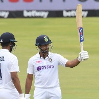 SA v IND, 1st Test: Rahul, Kohli take India to safety at tea despite Ngidi's double strikes