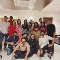 mega family pic goes viral