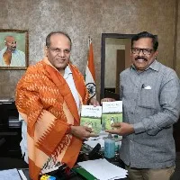 గౌరీ శంకర్ ను అభినందించిన సీఎస్ సోమేశ్ కుమార్