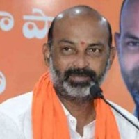 bandi sanjay slams trs