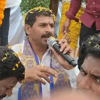 Vangaveeti Narendra reacts to Vangaveeti Radha comments