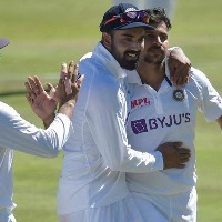 1st Test, Day 3: South Africa 109/5 at tea, trail India by 218 runs