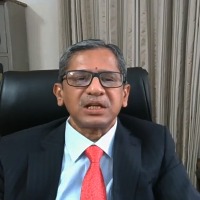 'Dancing on razor's edge': CJI on journalists' work in present time