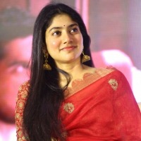 Sai Pallavi secretly watches her movie 'Shyam Singha Roy' in theatre wearing 'burqa'