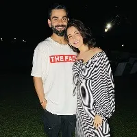 kohli celebrated new year with wife anushka sharma and team mates in centurion