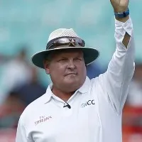 South Africa umpire Marais Erasmus words recorded in stump mic
