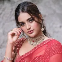Nidhi aggarwal in love with Simbu