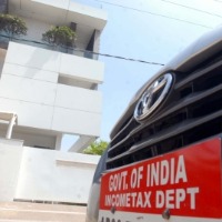 I-T dept detects Rs 1.64 crore in cash during raids in Andhra, Telangana