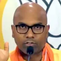 BJP MP Arvind fires on DGP Mahender Reddy