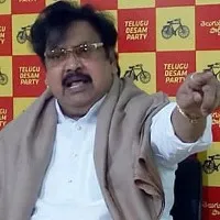 varlaramaiah slams jagan
