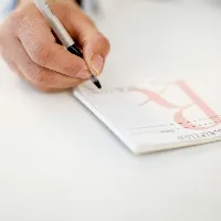 doctors should prescribe only drug generic names