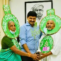 పచ్చదనం పెంచటంలో ప్రతీ ఒక్కరిదీ బాధ్యత, తమ వంతుగా అందరూ మొక్కలు నాటాలి: పద్మ శ్రీ వనజీవి