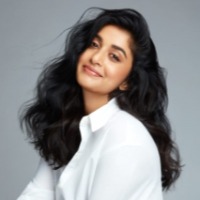 Meera Jasmine opens Instagram account, posts still from comeback movie 'Makal'