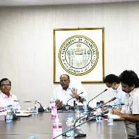 దళిత బంధు అమలుపై జిల్లా కలెక్టర్లతో వీడియో కాన్ఫరెన్స్ నిర్వహించిన మంత్రి కొప్పుల, సీఎస్ సోమేశ్ కుమార్