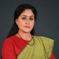 vijaya shanti slams kcr