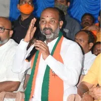 Bandi Sanjay slams TRS leaders