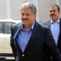 K'taka humiliation row: Anand Mahindra welcomes farmer into M&M family
