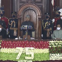 President lauds Govt's welfare schemes, vaccination drive