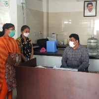 సచివాలయ సిబ్బంది అంకిత భావంతో ప్రజలకు సంక్షేమ పథకాలను చేరువ చేయాలి: వీఎంసీ కమిషనర్ రంజిత్ భాషా