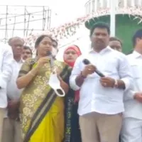 AP Home Minister Mekathoti Sucharitha hoists tri color flag at Jinnah Tower in Guntur