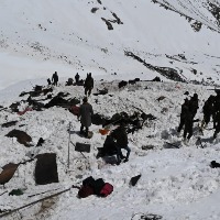 Avalanches kill 8 in Austria