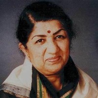 Lata Mangeshkar wrote a letter in Gujarati for 1st time to PM Modi's mother