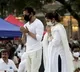 Shah Rukh Khan offers prayers got Lata Mangeshkar