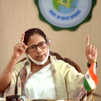 SC grants pre-arrest bail to Bengal CM's poll agent in murder case