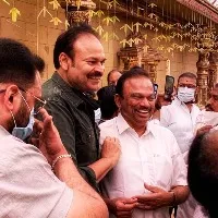 Nagababu tweets on meeting with YCP MP Magunta