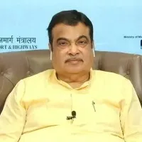 Talking in Phone While Driving Is No Offence Says Minister Gadkari