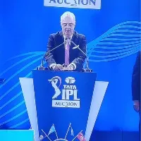 IPL auctioneer Huge Edmeades collapsed while auctioning