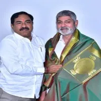 Errabelli went to Jagapathi Babu residence