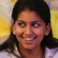 Juhi Chawla daughter Jahnavi Mehta attracted many eyes at IPL auction