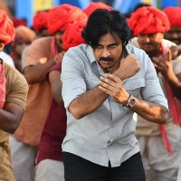Pawan Kalyan's pic from sets of 'Bheemla Nayak' amplifies the buzz