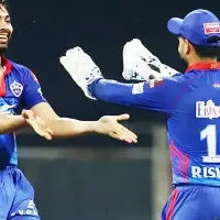 Rishabh Pant Said Sorry To Avesh Khan After IPL Auction 2022