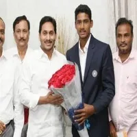 Jagan falicitates under 19 vice captain Rashid