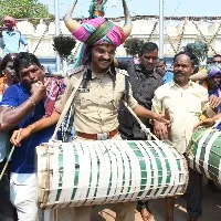 మేడారం జాతరలో గిరిజన సంస్కృతి సాంప్రదాయాలకు నిలువుటద్దంలా నిలిచిన గిరిజన నృత్యాలు
