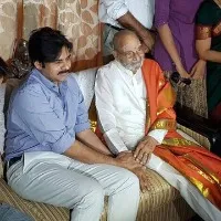 Pawan Kalyan conveys birthday wishes to K Viswanath