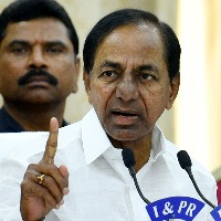 After 'Bangaru Telangana', KCR coins new slogan 'Golden India'