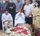 Jagan reached HyderabadTearful tribute to Mekapati
