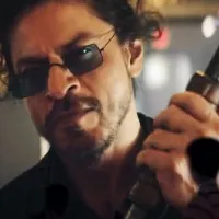 SRK sets the Internet on fire with 'Pathan' look in ad