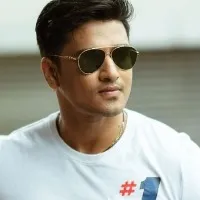 nikhil tweet on war