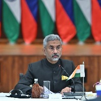 Jaishankar calls up Hungarian, Moldavan counterparts for extending evacuation support
