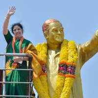 puradeshwari slams govt