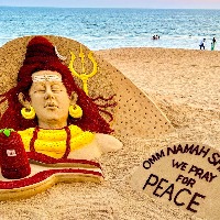 Artist Sudarsan Pattnaik creates Lord Shiva with 23k rudraksha beads