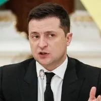 standing ovation to Volodymyr Zelenskyy in eu parliament